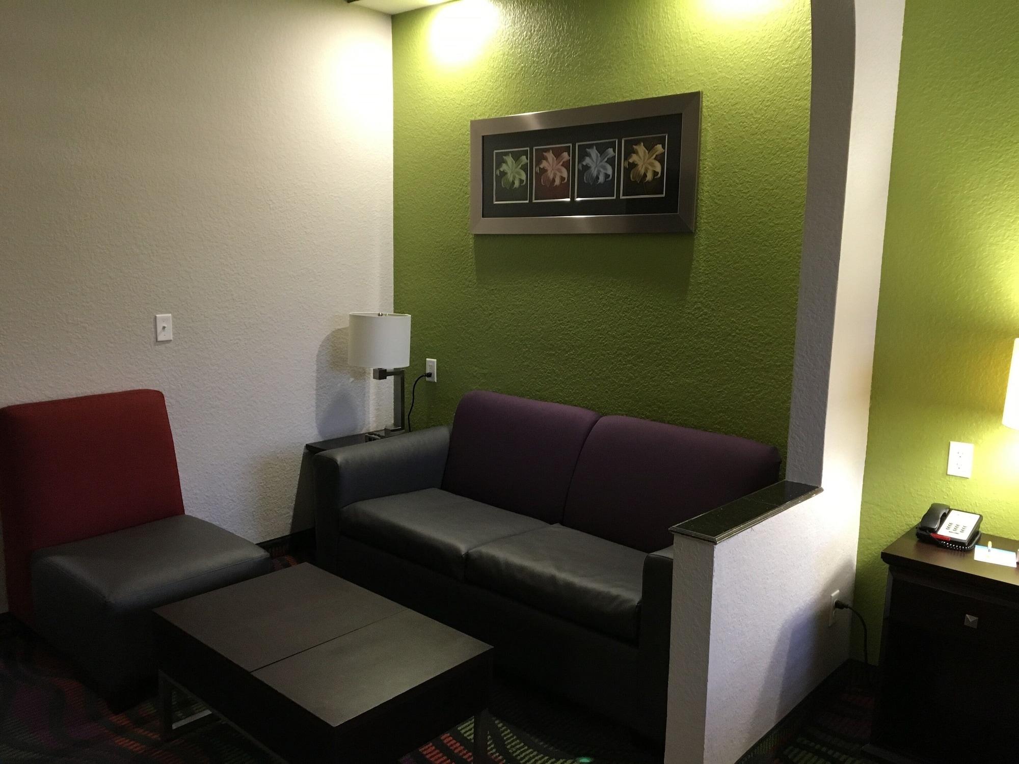 Days Inn & Suites By Wyndham Bonita Springs North Naples Esterno foto