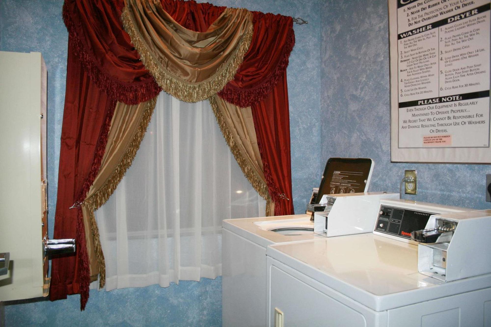 Days Inn & Suites By Wyndham Bonita Springs North Naples Servizi foto