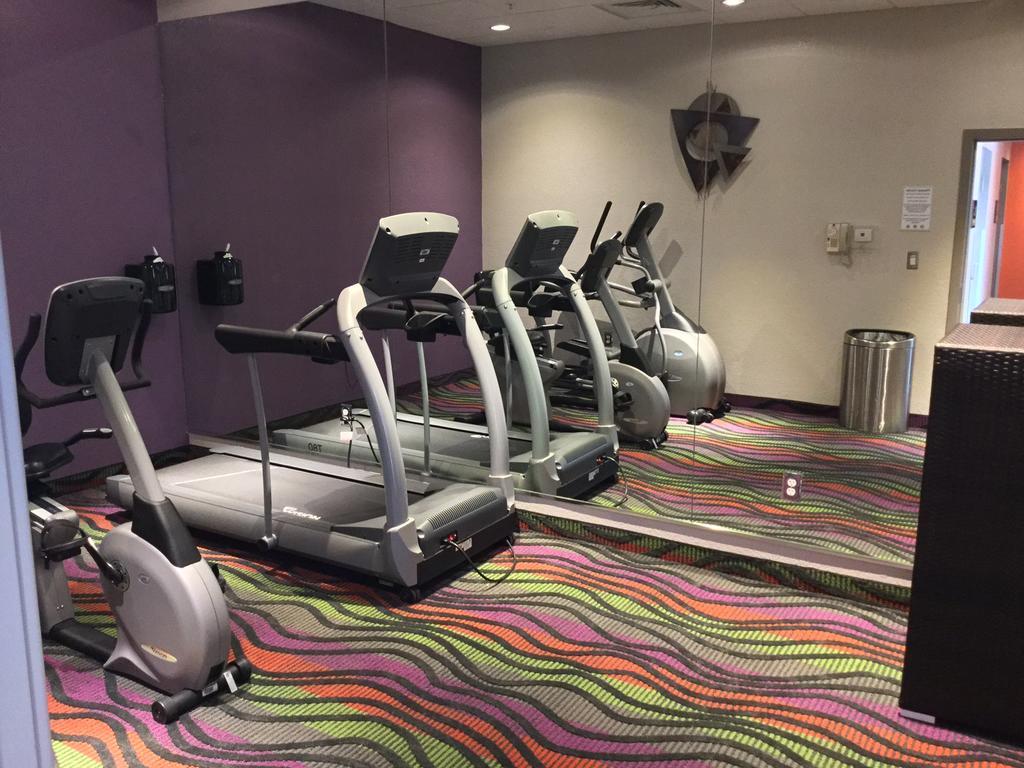 Days Inn & Suites By Wyndham Bonita Springs North Naples Esterno foto