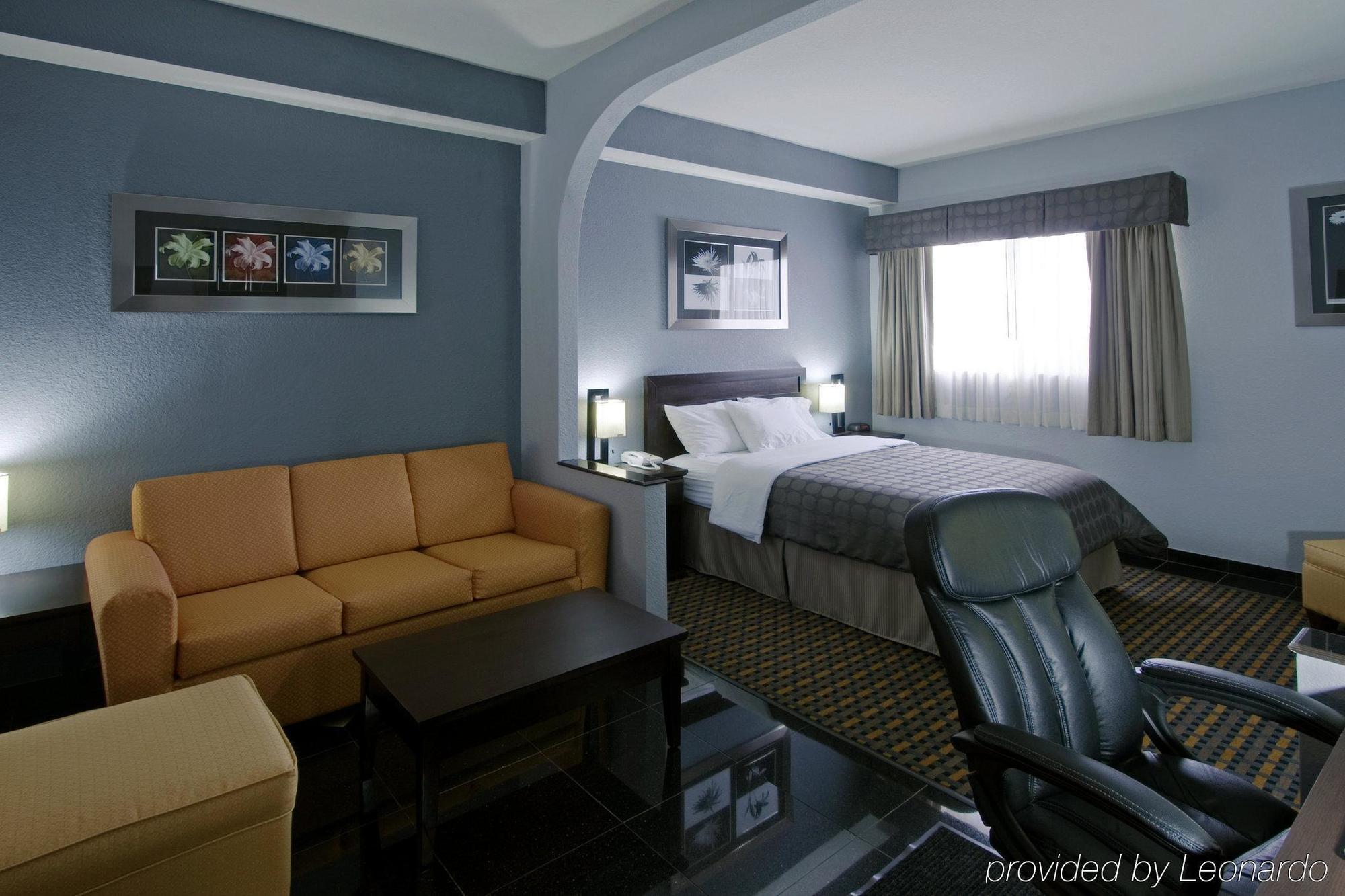 Days Inn & Suites By Wyndham Bonita Springs North Naples Esterno foto