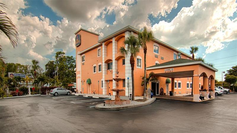 Days Inn & Suites By Wyndham Bonita Springs North Naples Esterno foto
