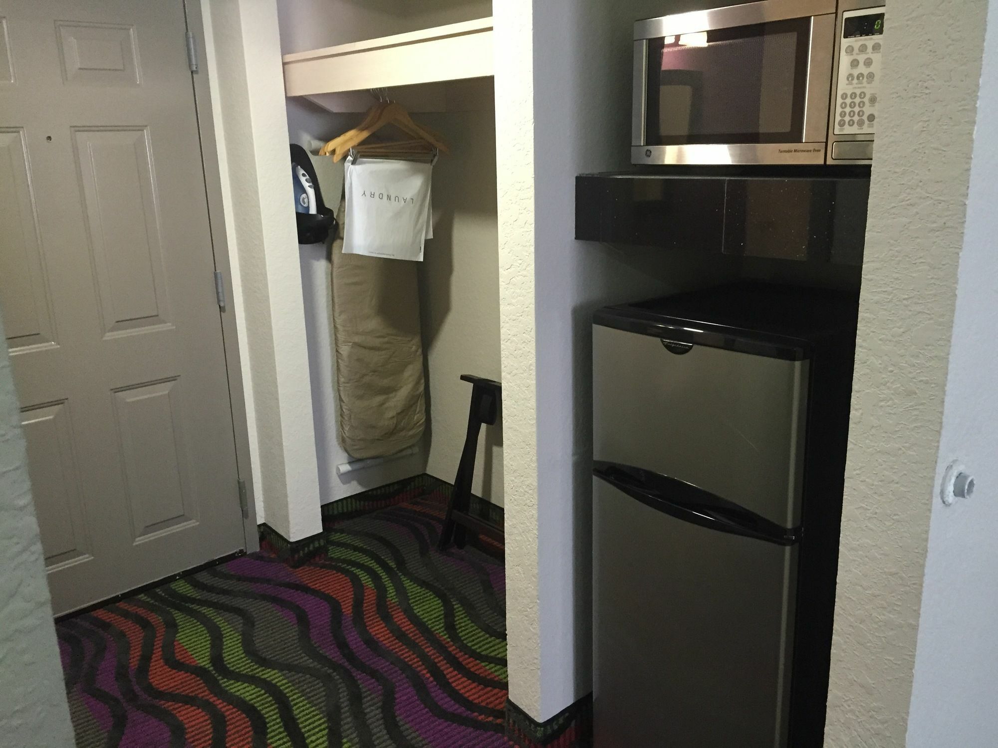 Days Inn & Suites By Wyndham Bonita Springs North Naples Esterno foto
